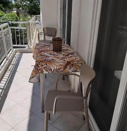 Zefi's Néa Péramos