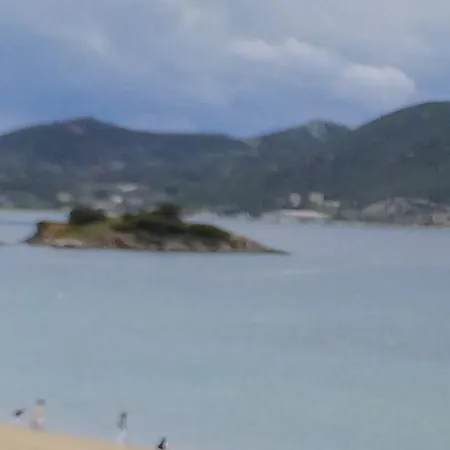 Zefi's * Néa Péramos