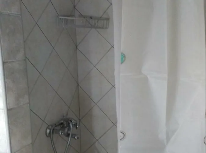 Zefi's Apartament Néa Péramos